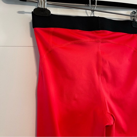 Nike Pro | Capri Leggings - Picture 7 of 11